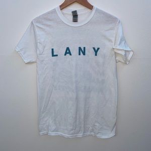 White tee Mama’s boy LANY MERCH